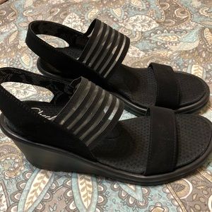 SKETCHERS SANDALS